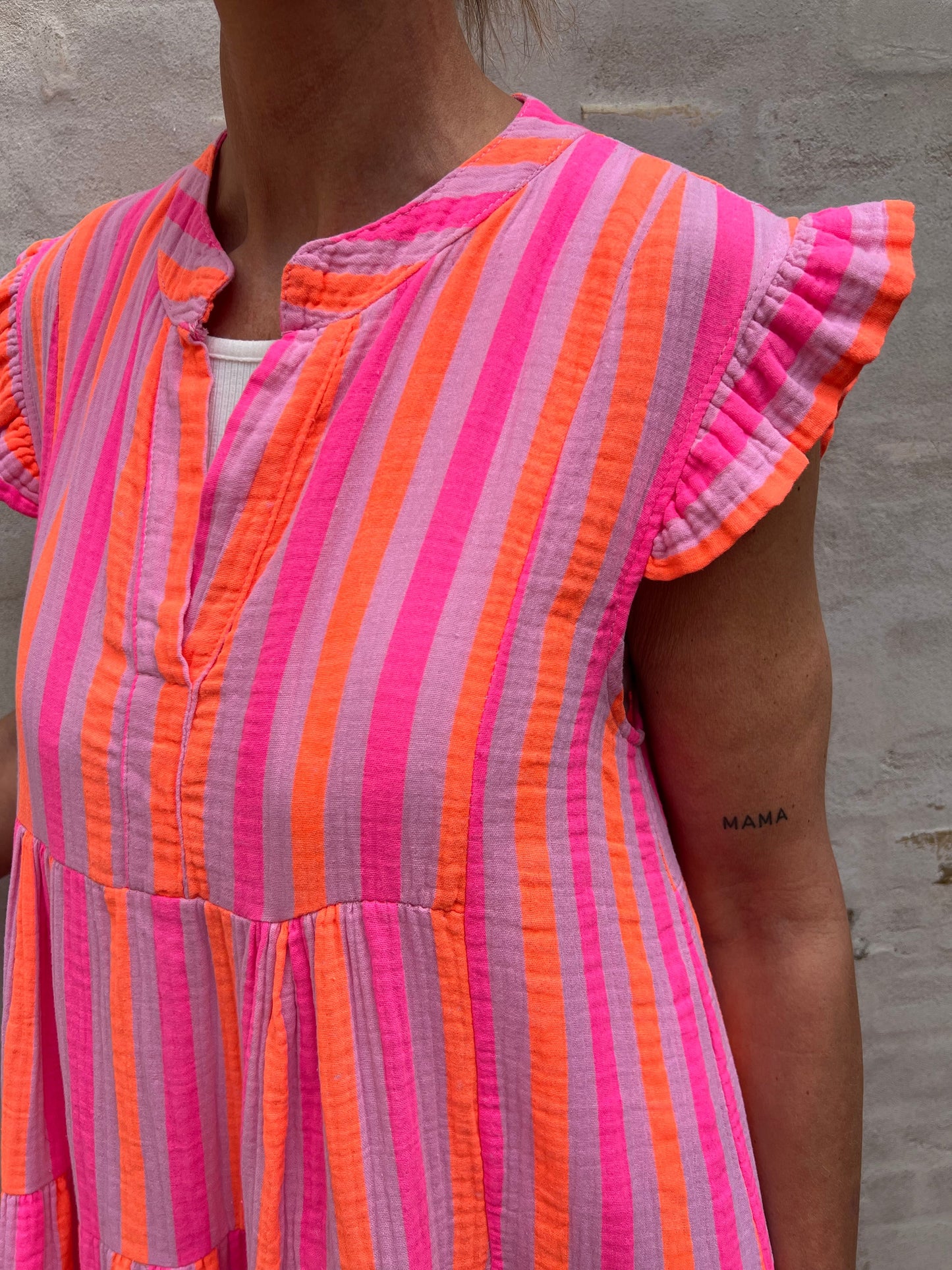 Sara – Stripete Kjole